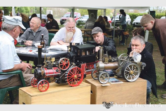 Museumsecke auf der Ochsenwiese: Der R&uuml;desheimer Dampfbahnsammler Helmut Strothjohann bot einige seiner historischen Nachbauten zum Kauf an.

&nbsp;