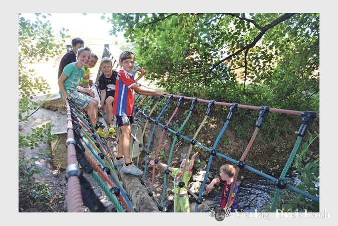 Abk&uuml;hlung war immer wieder ein gro&szlig;es Thema. Auf der Wackelbr&uuml;cke und im Planschbecken tummelten sich die Kinder immer wieder gern.