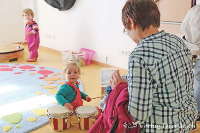 Selbst die Kleinsten fühlen sich im Musikraum der neuen Kindertagesstätte „SchokoLaden“ schon sehr wohl.
