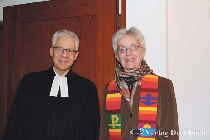 Diakonin Elke Lentz gestaltete den Taizé-Abschiedsgottesdienst für Pfarrer Ulrich Matthei.
(Fotos: A. Kreusch)