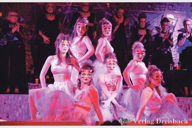 Die „schaurig schönen Sugar-Babies“ aus Eddersheim boten eine sehr sehenswerte Tanzvorstellung bei der WWO-Sitzung am Wochenende.
(Fotos: A. Kreusch)