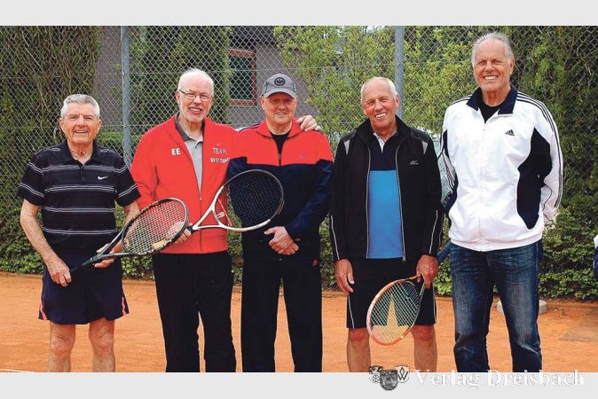 Mit einem Kantersieg in die Medenrunde starteten die Herren 65 der SV 07 mit (v.l.) Rudi Isbrecht, Eric Eichberger, Karl-Heinz Emig, Udo Reinheimer und Sigi Nagl.
(Foto: SV 07)