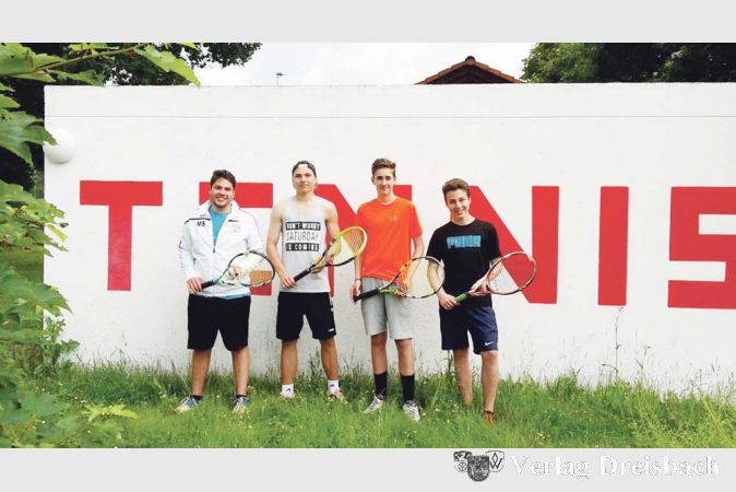 Erfolgreiche Tennisjunioren: (v.l.) Max Stieb, Lukas Metzger, Aaron Poulsen und Niklas Weber.
(Foto: privat)