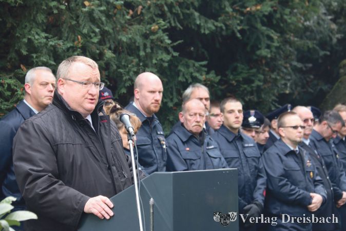 B&uuml;rgermeister Klaus Schindling hielt eine vielbeachtete und -gelobte Rede zum diesj&auml;hrigen Volkstrauertag.