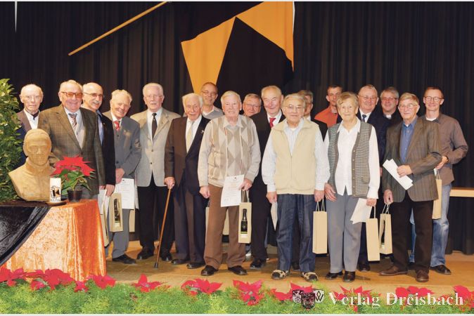 Die Jubilare der Hochheimer Kolpingfamilie wurden im Rahmen des Gedenktags Ende November geehrt.
(Foto: privat)