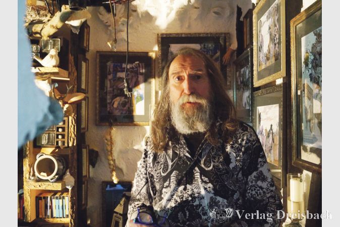 J&uuml;rgen Seng hat 40 Jahre lang an dem Gesamtkunstwerk gebastelt, mit seinen 72 Jahren will er die Arbeit in wenigen Jahren einstellen.
