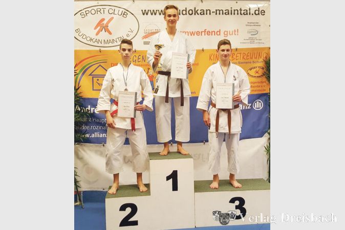 Verdienter oberster Podestplatz für Jan Clemens in Maintal in der gemischten Altersgruppe.
(Foto: A. Clemens)