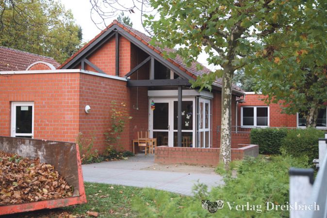 In den Bischofsheimer Kitas, hier die in der Georg-Fischer-Stra&szlig;e im Klinker, sollen die letzten drei Jahre ab August 2018 wie &uuml;berall im Lande f&uuml;r sechs Stunden geb&uuml;hrenfrei sein. Erfreuliche Begleiterscheinung f&uuml;r die Eltern durch die noch fehenden konkreten Regelungen: Die Geb&uuml;hren bleiben f&uuml;r 2017 unver&auml;ndert.