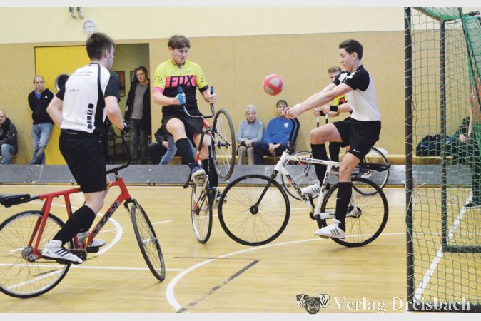 Nach den Siegen am letzten Hessenligaspieltag schloss das RSG-U19-Duo Leo Platte/Mika Ehrhard auf Platz zwei ab.
(Foto: privat)