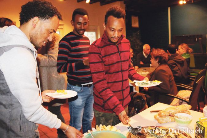 Die Fl&uuml;chtlingshilfe Hattersheim organisierte auch in diesem Jahr wieder ein Fest f&uuml;r Fl&uuml;chtlinge, Helfer und G&auml;ste.
(Foto: A. Kreusch)