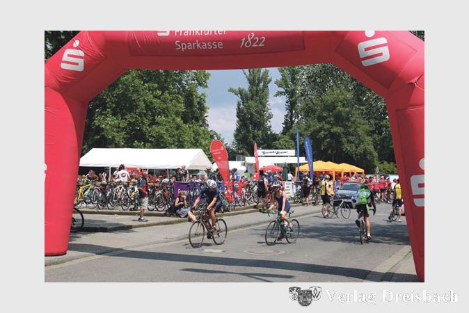 Viel Trubel auf zwei R&auml;dern herrschte am letzten Sonntag wieder beim GIRO Hattersheim vor der Sporthalle am Karl-Eckel-Weg.

(Fotos: A. Kreusch)
&nbsp;