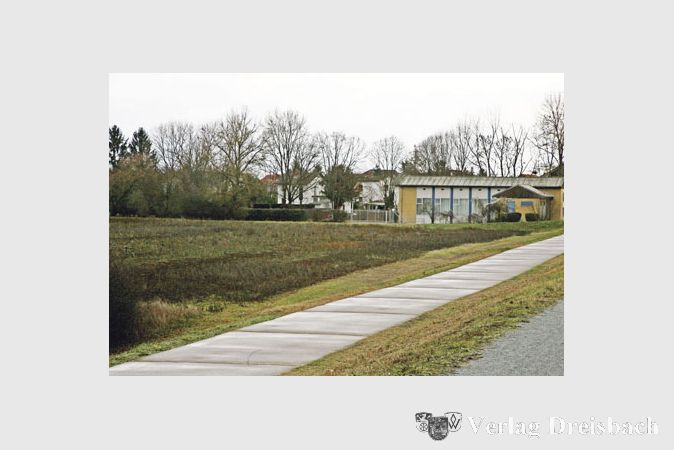 Von der Verwaltung wird der Bereich &bdquo;In den Klauen&ldquo; f&uuml;r die Einrichtung eines Naturkindergartens favorisiert. Damit w&auml;re das Angebot allerdings weniger in der Natur als am Rande der Stadtteilbebauung zu finden.
(gus/Fotos: Steinacker)