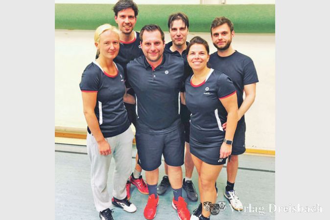 Bislang ungeschlagen. Von links: Natascha G&ouml;tz, Dominik Belle, Maximilian Metzler, Frank Spano, Katrin Remsperger und Constantin Metzler.
(Foto: privat)