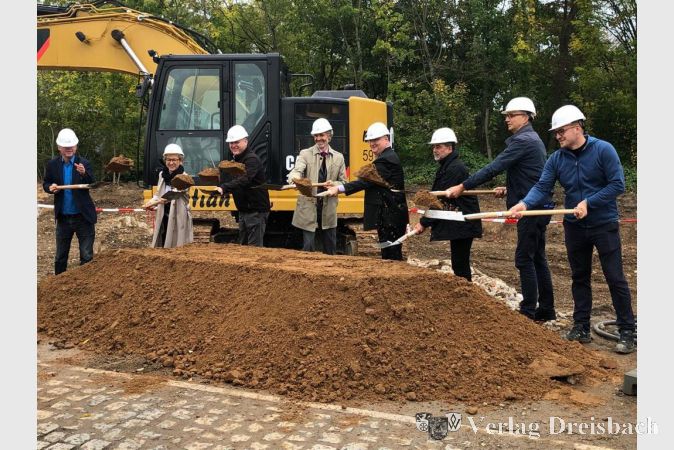Am Montagnachmittag starteten die Bauarbeiten am neuen Wohnquartier "An der Urbansmühle" mit dem symbolischen Spatenstich.