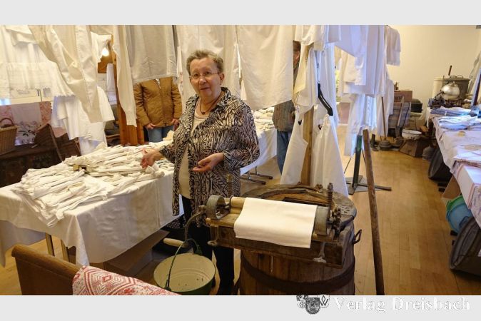Irene Fendt, Erste Vorsitzende des Historischen Vereins: „All die alten Wäschestücke sind viel zu schade und zu wertvoll für die Altkleidersammlung“.