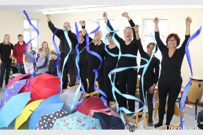 Ganz nach dem Beispiel des Films "Rhythm is it" hat sich in der Musikschule Mainspitze eine Tanzgruppe zusammengefunden, die ein Proejkt für alle Interessierten anbietet und ihr Können nun in den Burglichtspielen präsentiert.