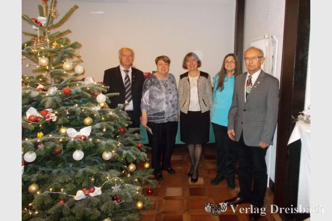 Ungewohnter Termin, gewohnter Rahmen: Der MGV Liederkranz feierte am vergangenen Donnerstag in der Ratsstube Weihnachten.