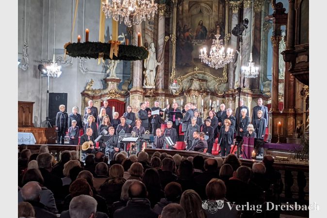 Das Konzert am dritten Advent erwies sich einmal mehr als Publikumsmagnet: St. Gallus war nahezu vollständig besetzt.