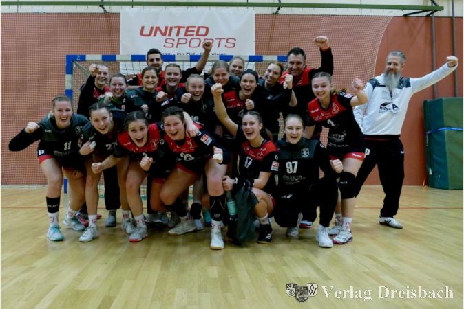 Die "Eddschmer Damen" verteidigten die Tabellenführung in der 3. Liga Ost.