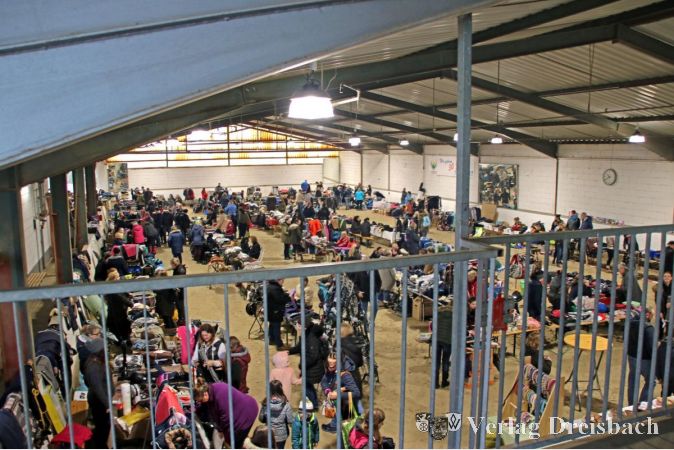 Viel Betrieb beim Flohmarkt für Pferdefreunde im vergangenen Jahr.