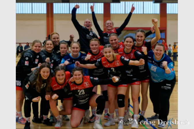 Die Damen der TSG Eddersheim feiern eine erfolgreiche Saison - leider mit vorzeitigem Ende.