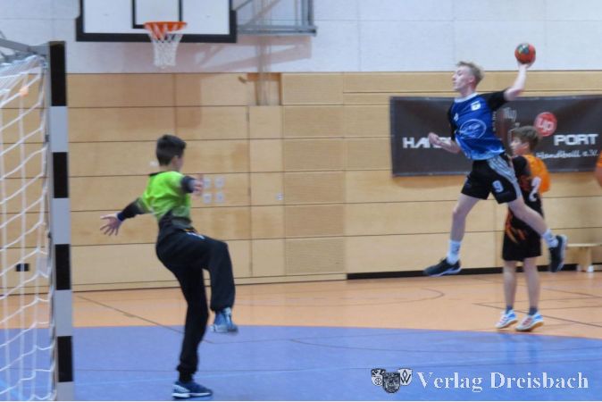 Moritz Thum im Anflug: Er war bester Torschütze in der Bezirks-Oberliga.