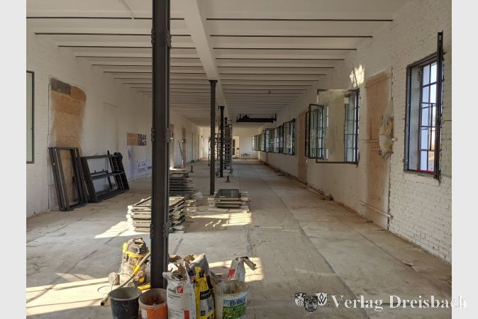 Einblick in die Baustelle: Es ist nicht zu übersehen, dass die Innensanierung längst im vollen Gange ist.