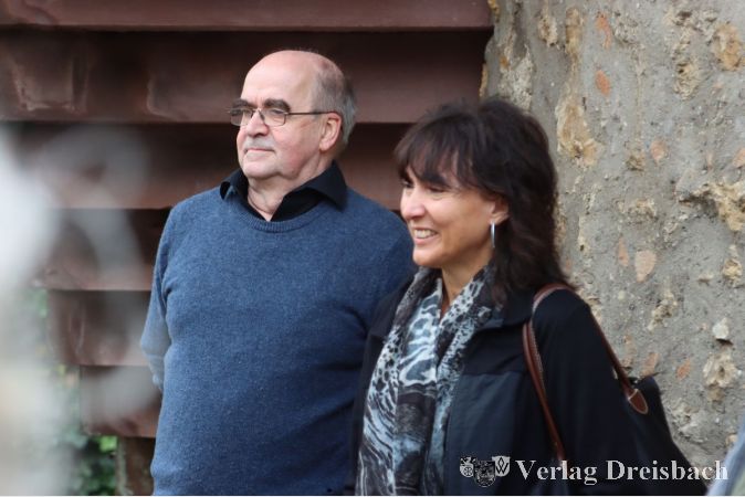Der Fotograf Jürgen Lecher und Gabriele Beinlich arbeiten mit ganz anderen Materialien, gemeinsam ist ihnen, dass sie ihre künstlerischen Ideen aus ihren Reisen schöpfen.