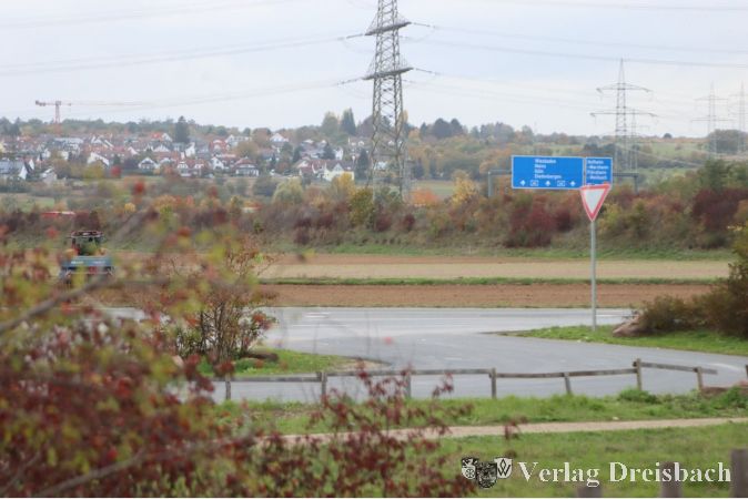 Die Mehrheitsfraktionen in der Stadtverordnetenversammlung gehen davon aus, dass die laufenden Gespräche mit der GRKW über ein neues Kiesabbaugebiet südlich der A 66 (im Hintergrund) zu einem Ende der Planungen führen.