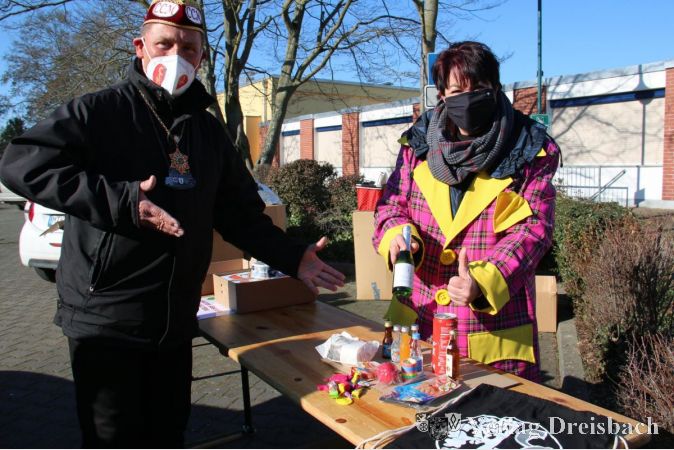 Der Inhalt des "CCM- Beutelchens" war abgestimmt auf das, was man zu einer Fastnachtsparty zu Hause braucht.