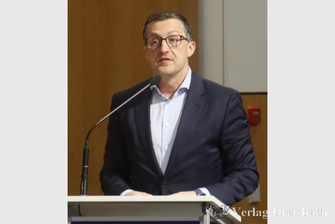Als Vorsitzender der größten Fraktion hat Marcus K. Reif eine Führungsaufgabe, Positionen sollen aber im Dialog mit allen Kräften abgeklärt und entschieden werden.