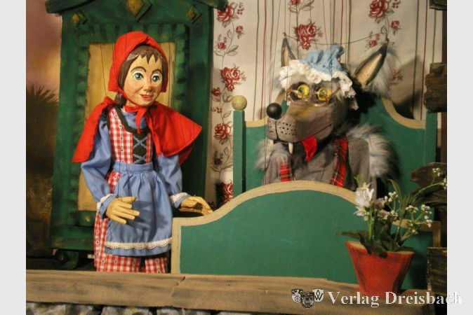 Szene aus "Rotkäppchen" vom Puppentheater „Festival der Marionetten“.