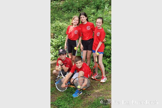 Hier die erfolgreichen Mädchen und Jungs der U-12 Gemischt des HTC.