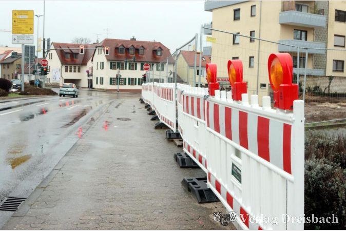 Begehbar wie in den Weihnachtsferien an der Baustelle Hofheimer Straße 3...