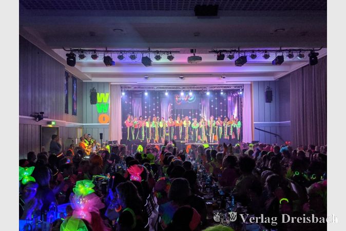 Eine Saalfastnacht der Wilden Weiber, wie hier noch 2020, wird es nun erst im nächsten Jahr wieder geben.