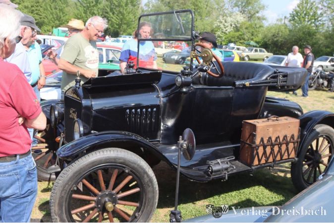 Ältestes Auto waren die Ford T-Modelle des Kelsterbachers Herbert Reuter, hier die Limousine aus dem Jahr 1919. Am zweiten Tag kehrte er mit der Pickup-Version zurück.