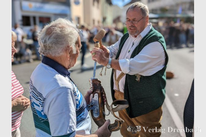 Auch die Böllerschützen gaben wieder den buchstäblichen Startschuss zum Lindenblütenfest.