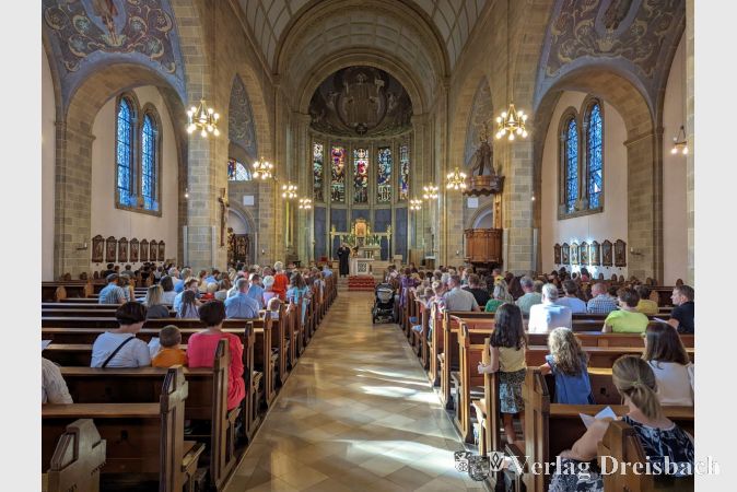Viele Eltern folgten mit ihren Kindern der Einladung zum ökumenischen Einschulungsgottesdienst in die Katholische Kirche St. Martinus.