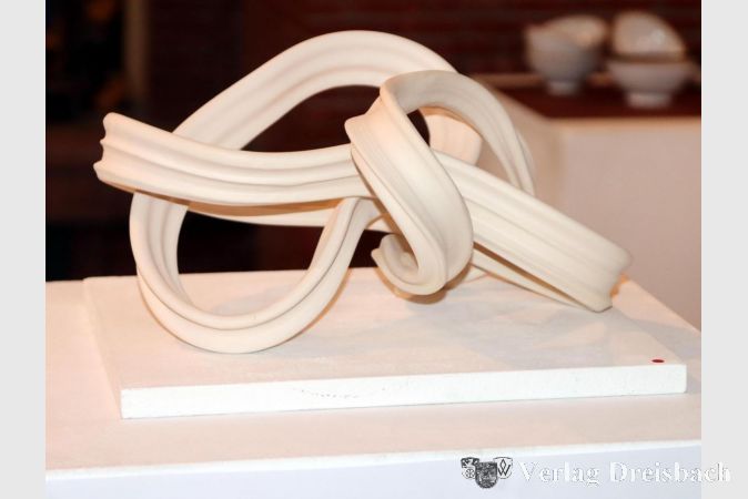 Die Siegerskulptur des Wettbewerbes zum Thema "verdreht" schuf Birgit Großmann-Kraus