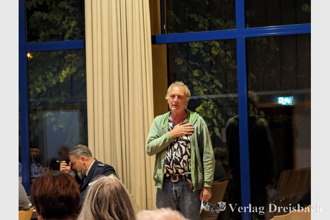 Eberhard Roth stellte die Arbeit des Stadtteilbüros vor, insbesondere auch in Sachen Konfliktprävention zwischen den Generationen.
