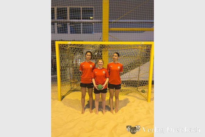 Ein Trio aus Kriftel war beim DHB-Beach-Handball-Lehrgang eingeladen.