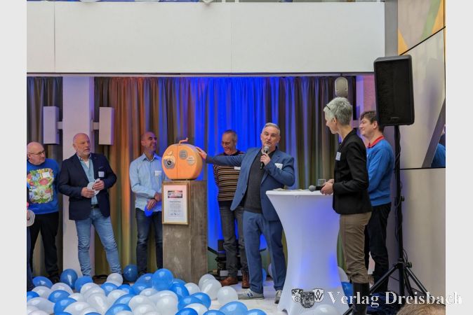 Bernhard Westenberger vom ShowSpielhaus zeigte sich dankbar und hocherfreut angesichts seiner Wahl zum neuen "Botschafter von Kriftel".