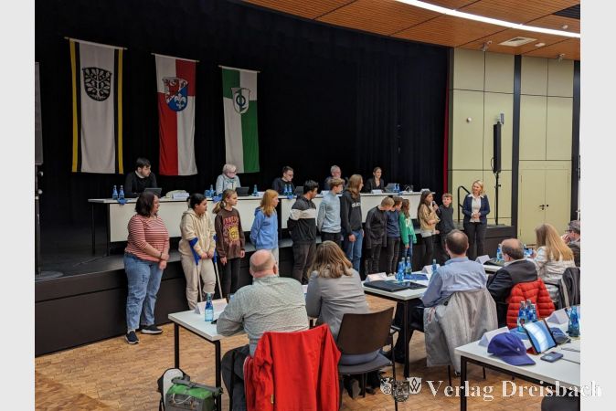 Das neue Jugendparlament stellte sich der Stadtverordnetenversammlung vor.