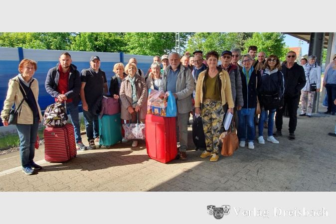 Ankunft am Bahnhof: Die Gäste aus Pérols wurden von einer Delegation des Freundeskreises Pérols-Flörsheim und der Stadt empfangen.