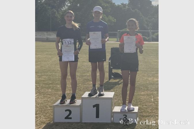 2.Platz: Johanna Höhn auf dem Podest.