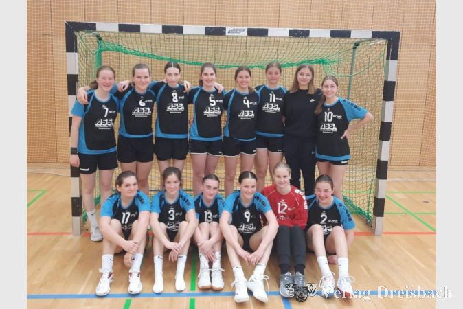 Die weibliche B-Jugend darf sich freuen: Sie ist für die BOL qualifiziert.