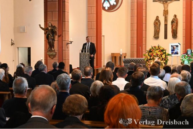 Bürgermeister Christian Seitz erinnerte in seiner Rede an Leben, Wirken und Einfluss von Paul Dünte.