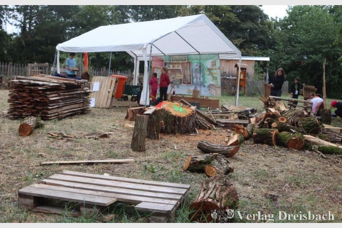 Der Hüttenbau fiel diesmal aus. Wer dennoch mit Holz handwerken wollte, konnte einen Job im Bauhof annehmen.