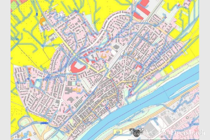 Überall dort, wo sich die blauen Linien durch die Flörsheimer Gassen ziehen, würde sich laut Fließpfadkarte bei einem Starkregenereignis das Wasser sammeln, volle Keller drohen. Allerdings bildet die Karte lediglich die topographischen Verhältnisse ab, eine detaillierte Version ist in der Entstehung.