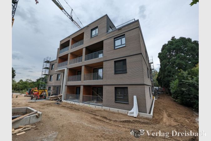 Die vier Häuser mit 48 Sozialwohnungen auf dem rund 4.300 Quadratmeter großen Grundstück an der Raiffeisenstraße nähern sich der Fertigstellung.